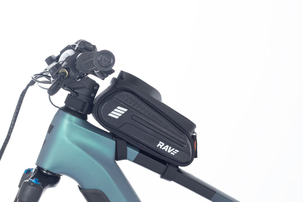 Bolsa impermeable para móvil en bicicleta RAVE – Resistente al agua y fácil de montar. Bolsa impermeable para móvil en bicicleta RAVE – Resistente al agua y fácil de montar.