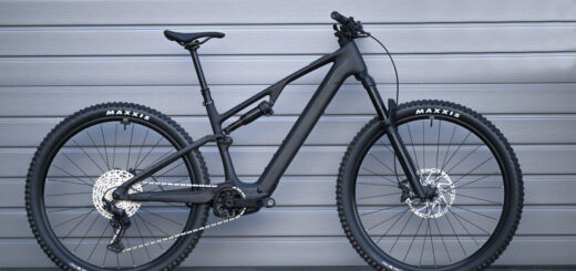 E-Bike de montaña Cube AMS Hybrid One44